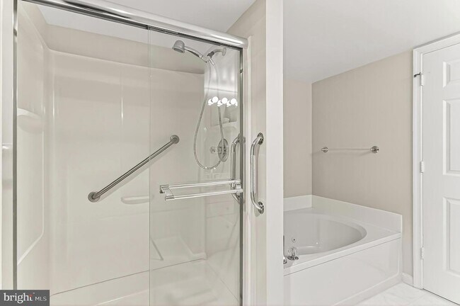 Building Photo - 2151 Jamieson Ave