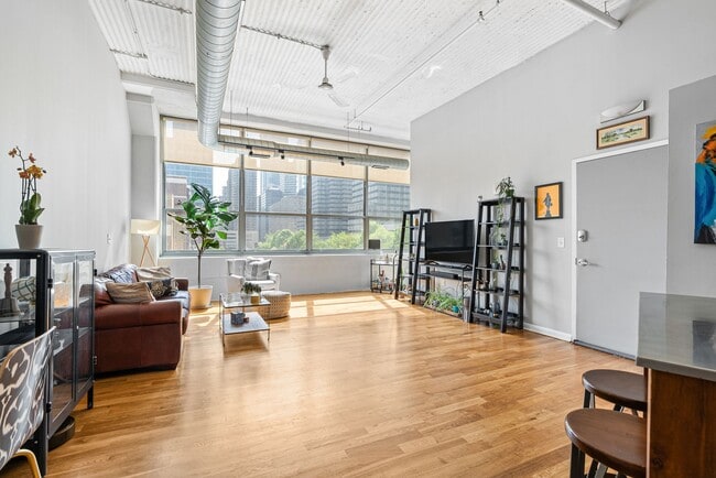 Building Photo - 2200 Arch St