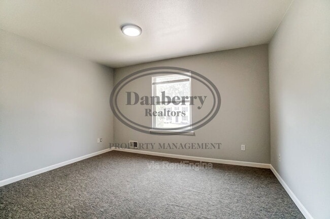 Building Photo - 3704 Willow Run Dr