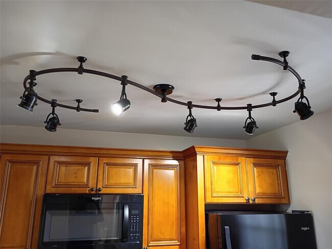 Building Photo - Stylish Remodeled Condo with Scenic Water ...