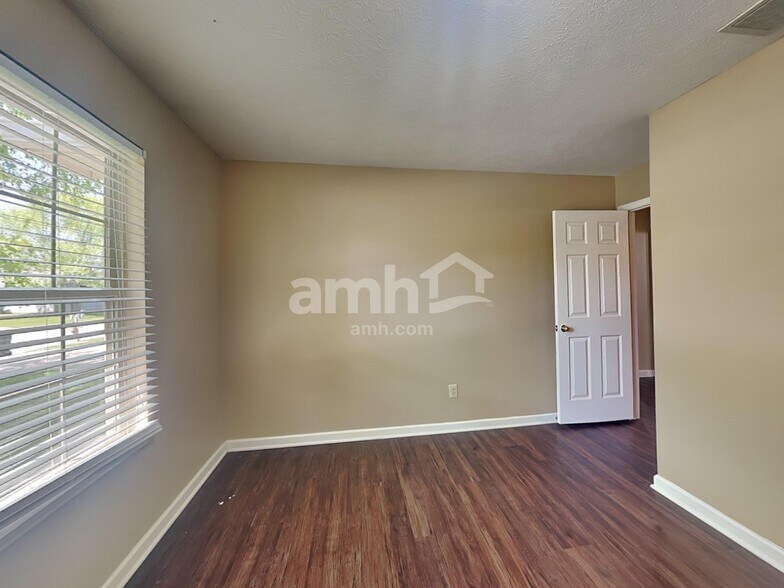 Building Photo - 1432 Mimosa Ct