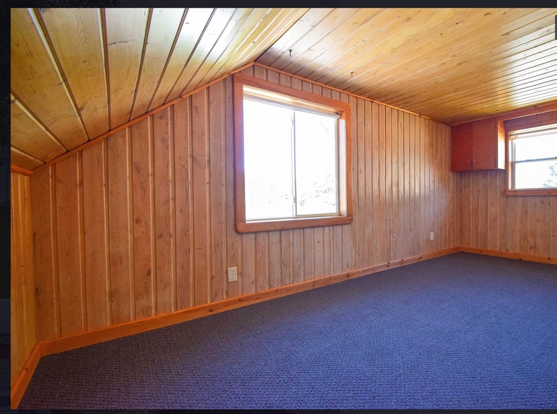 Upstairs bedroom space. - 515 2nd St W