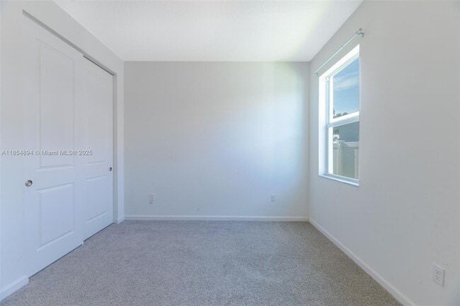 Building Photo - 10669 SW Gloriana St