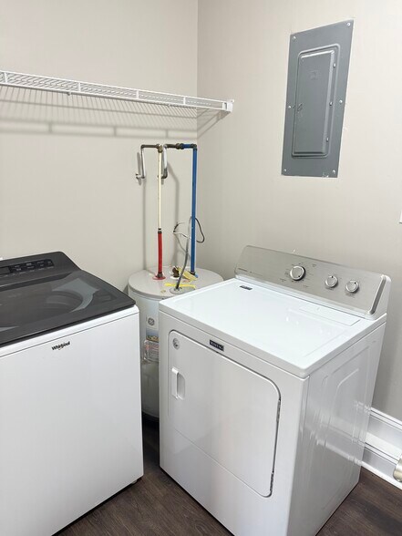 Laundry Room - 3410 Longwood Ln