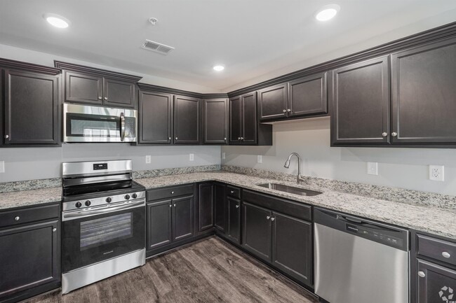 Building Photo - 720 Charter Dr