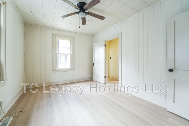 Building Photo - 316 1/2 Harrison Street