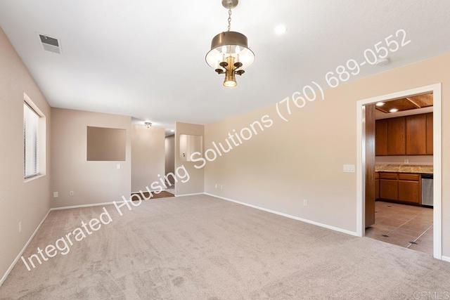 Building Photo - 945 Pinon St
