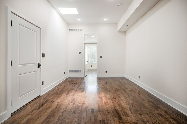 Building Photo - 5709 Baltimore Ave