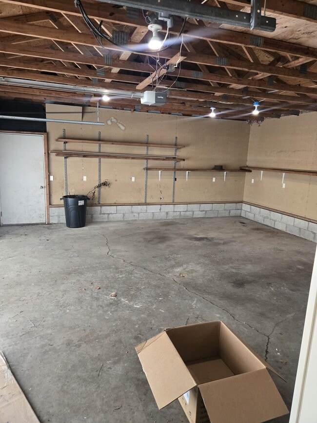 Building Photo - 532 Cedar St