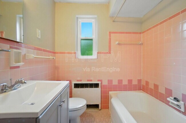 Building Photo - 3926 E Gatewood Ln