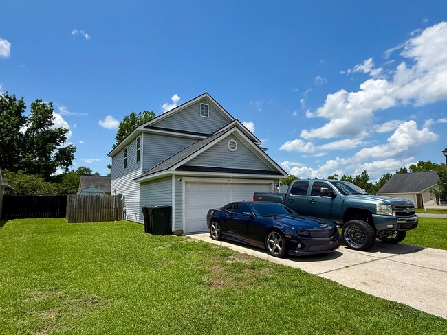 Building Photo - 4 Bedroom 2.5 Bath House in Quail Hill Goo...