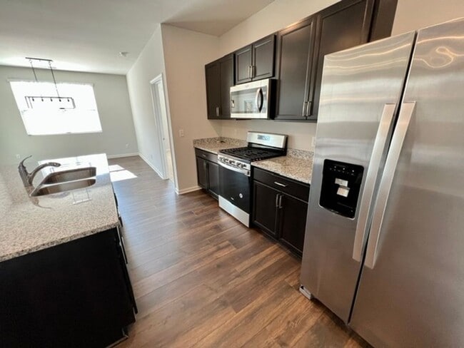 Building Photo - 3 Bed 2 Bath in Lebanon, Like New Home in Woodbridge Glen!