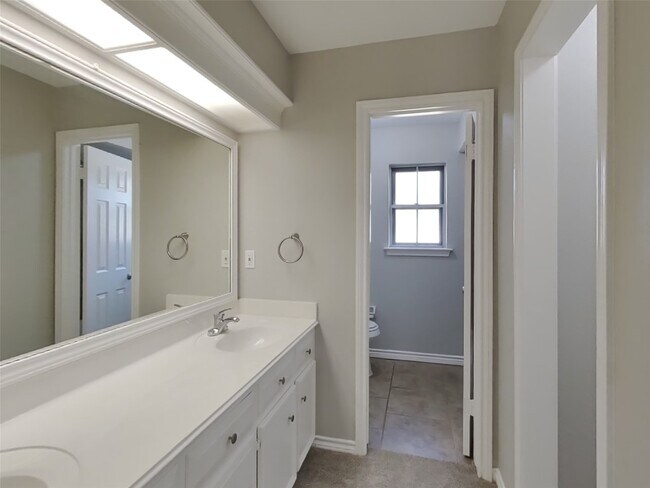 Building Photo - 15806 Crystal Brook Dr