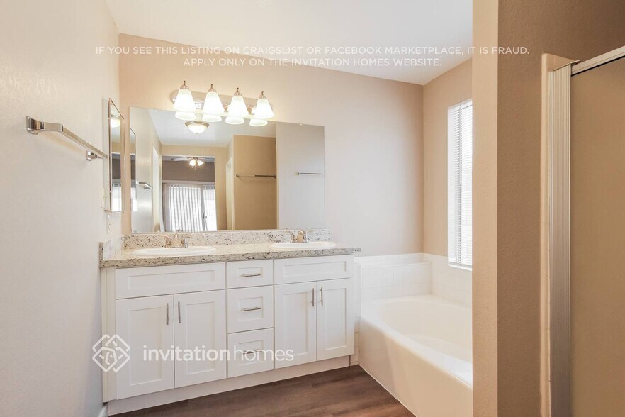 Building Photo - 3108 E Siesta Ln