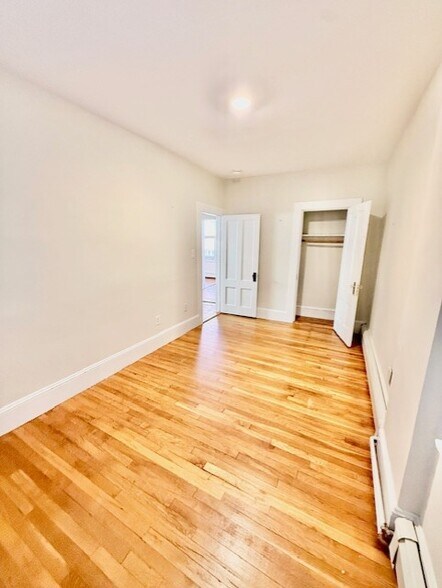 Building Photo - 164 Prince St