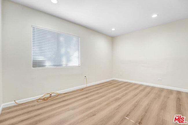 Building Photo - 845 N Hagar St