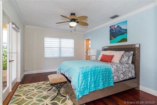 Building Photo - 1223 Seminole Dr