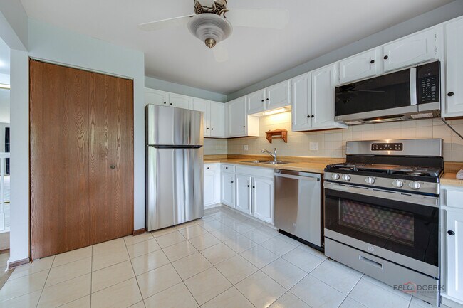 Building Photo - 676 Cumberland Trail