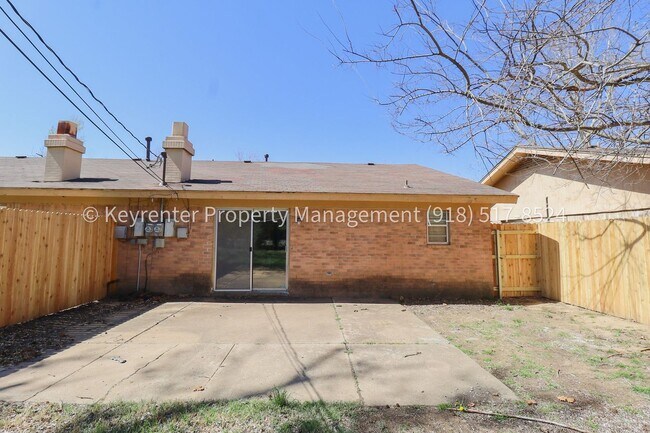 Building Photo - 6125 S Troost Ave