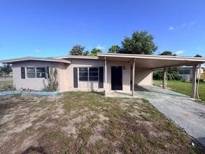 Building Photo - 2/1 in New Port Richey
