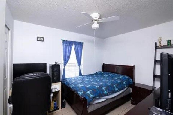 Building Photo - 610 Tamarin Ln