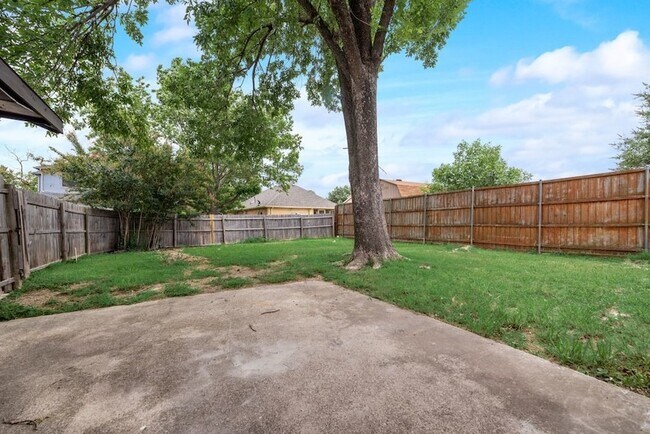 Building Photo - 3702 Lofland Ln