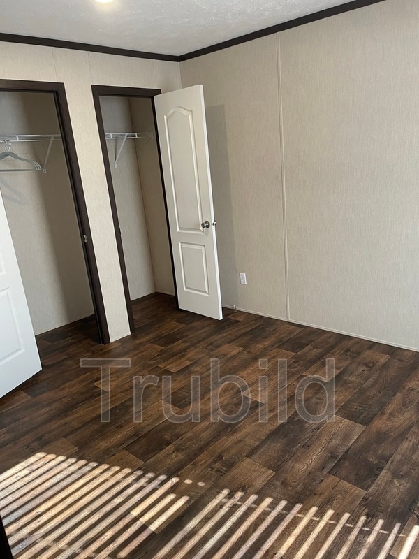 Primary Photo - 11255 Cedar Lake Dr