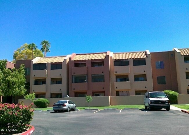 Primary Photo - 540 N May