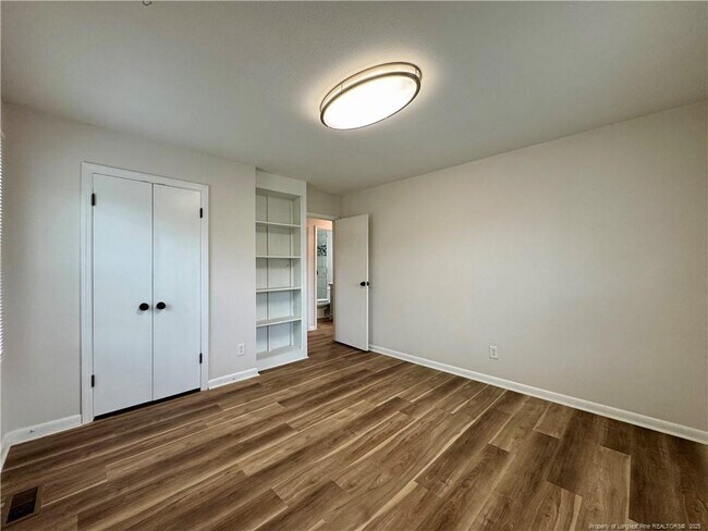 Building Photo - 1837 Glenwick Dr