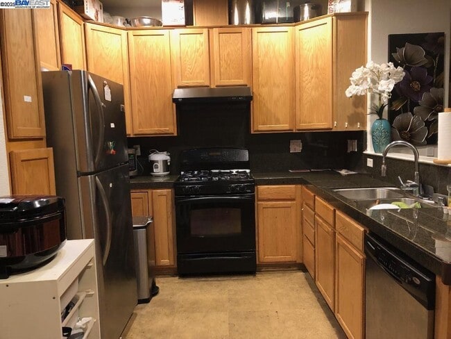 Building Photo - 644 Artisan Pl