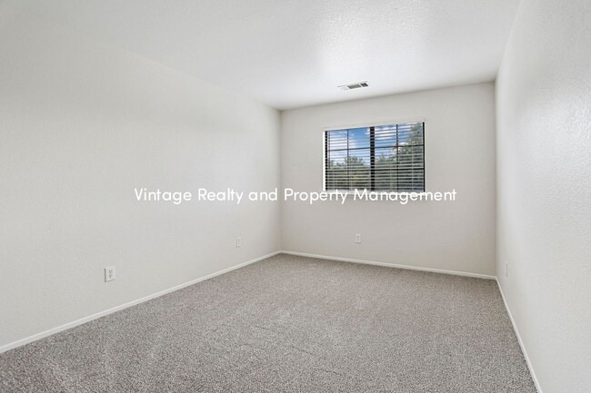 Building Photo - Back On The Rental Market Updated 3 Bedroo...