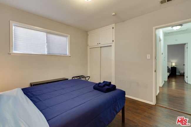 Building Photo - 6659 Amigo Ave