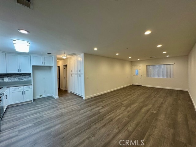 Building Photo - 12714 Vanowen St