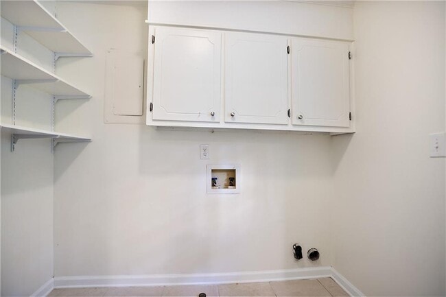 Building Photo - 2729 Lanier Dr