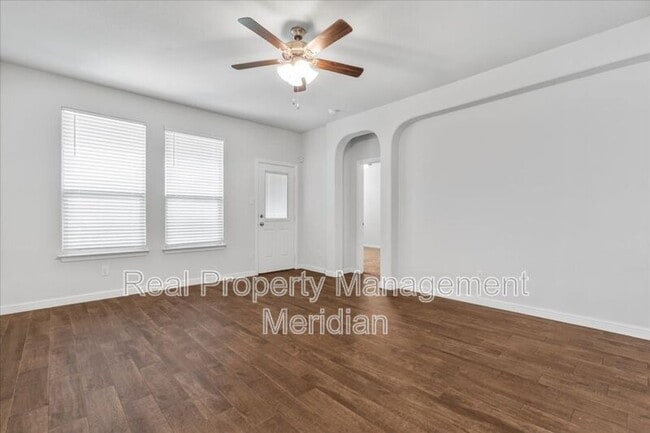Building Photo - 1125 Ferncliff Dr