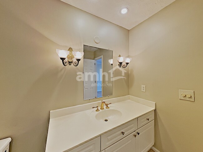 Building Photo - 107 Edgewater Pl