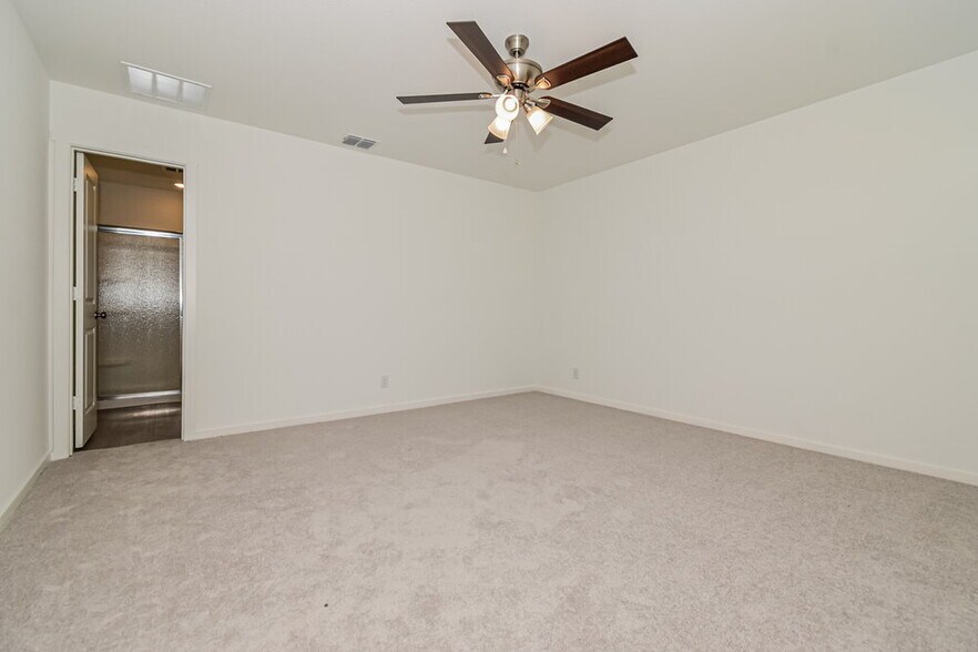 Building Photo - 1716 Crossbill St