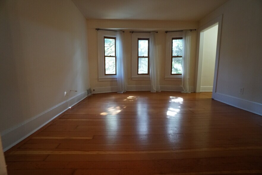 Bedroom 2 - 224 E Benton Ave