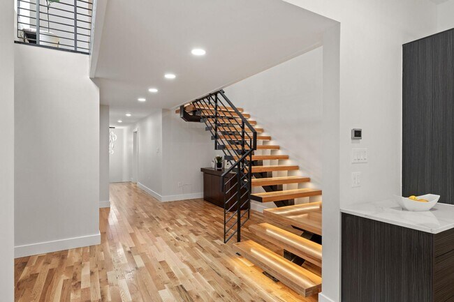 Building Photo - 354 Winding Wy