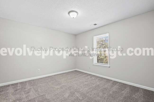 Building Photo - 8363 Creek Front Dr