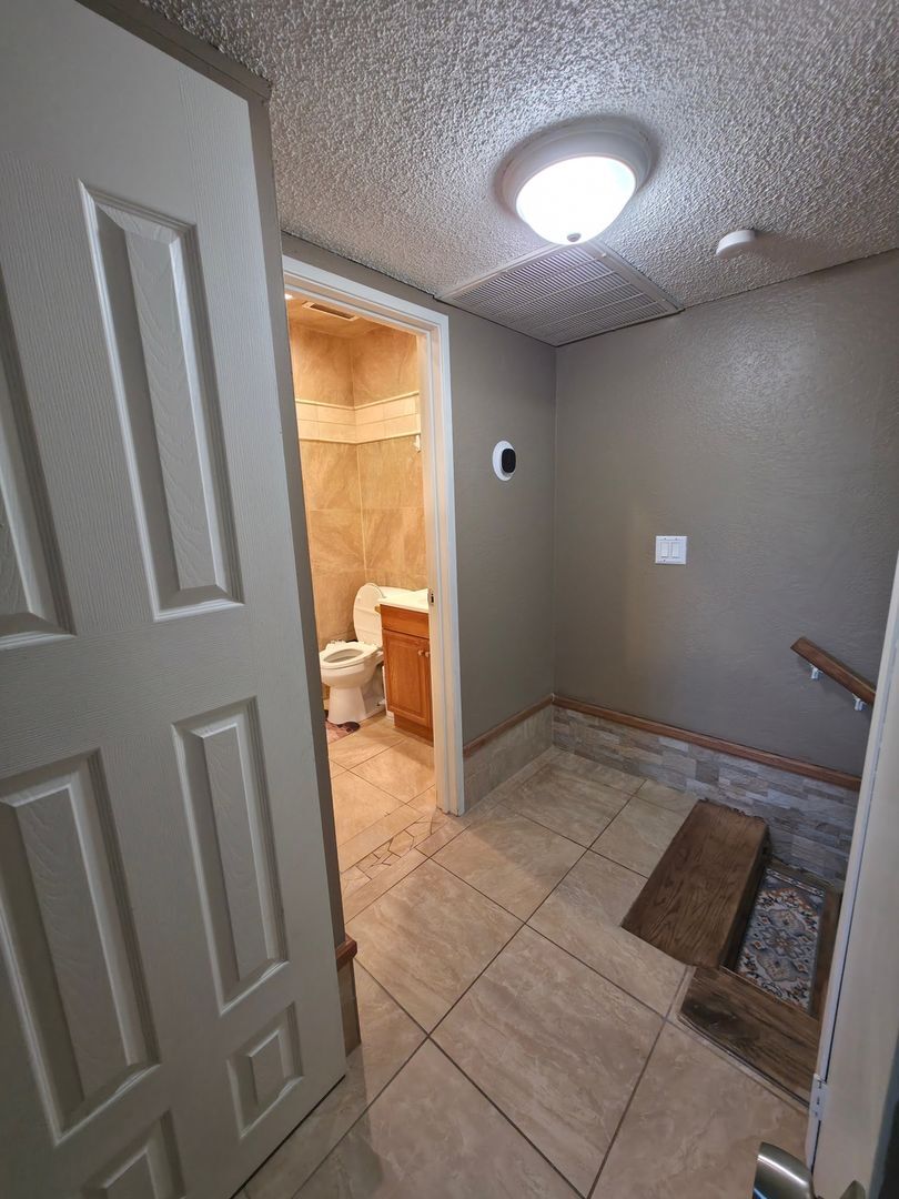 Building Photo - 230 Shadybrook Ln