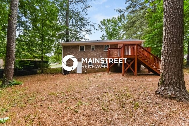 Building Photo - 5 Bedroom Pet-Friendly Home in Atlanta, GA with Main Street Renewal