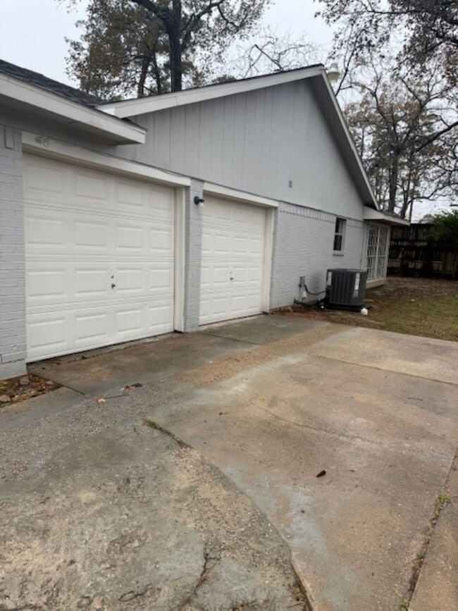 Building Photo - 19103 Shay Ln