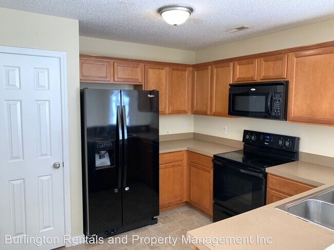 Building Photo - 2 br, 2.5 bath House - 646 Cairn Circle