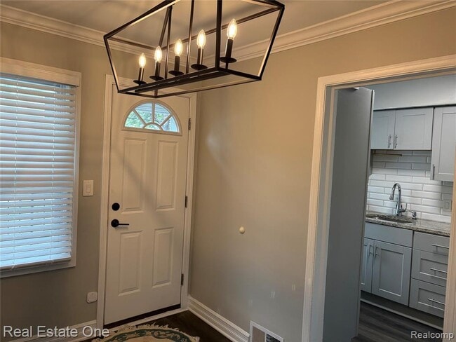 Building Photo - 1601 E 4th St