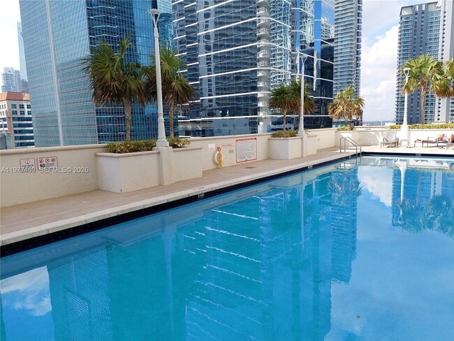 Building Photo - 1200 Brickell Bay Dr