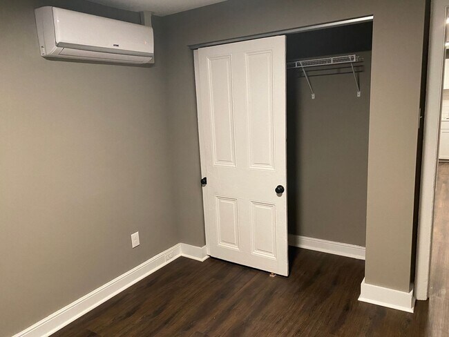 Building Photo - Merchants Lofts V-Upgraded 1 Bedroom