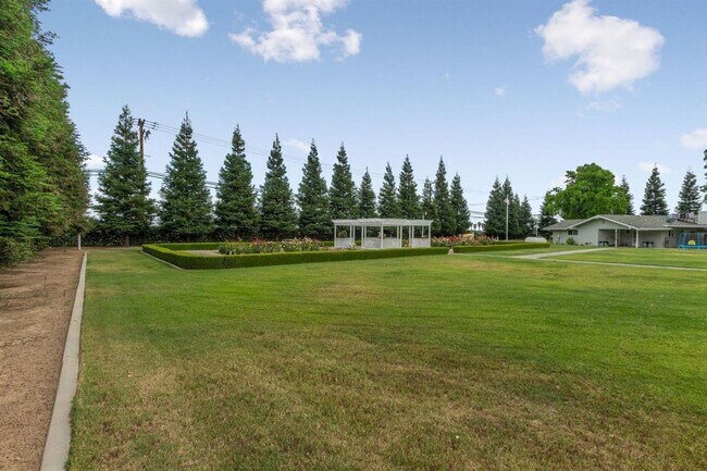 Building Photo - 4 Bedroom North Clovis Ranch on 3+ Acres