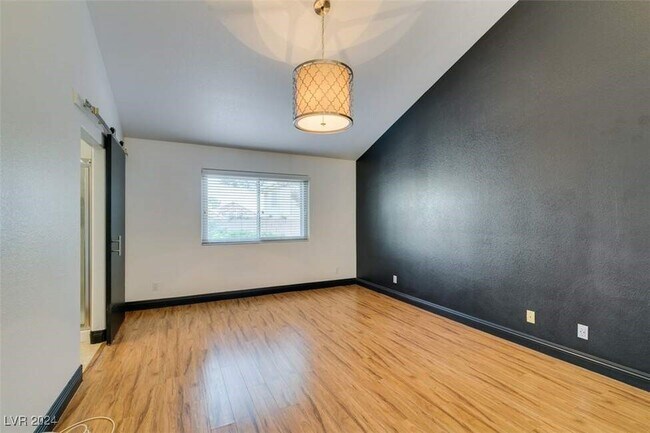 Building Photo - 240 Honeywood St