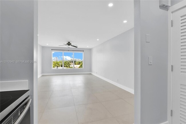 Building Photo - 1770 E Las Olas Blvd